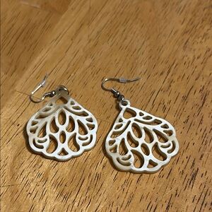 Elegant Cream Filigree Earrings